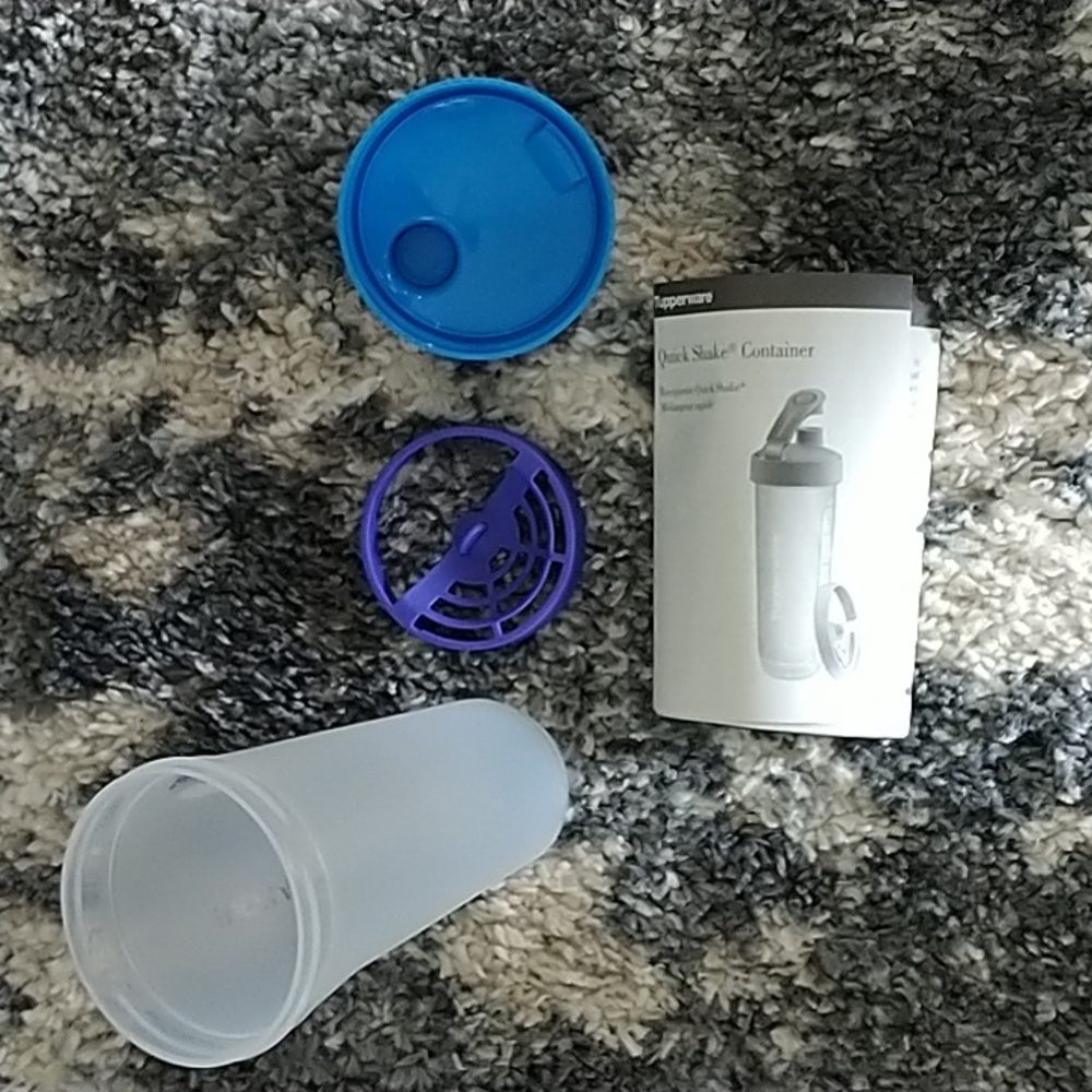 Tupperware Quick Shake Container NWOT - Picture 4 of 4